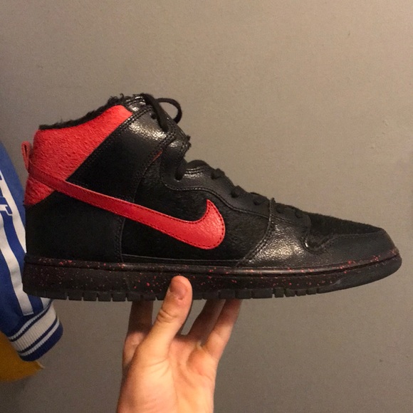 nike sb krampus